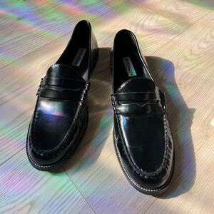 Steve Madden black leather loafers size 10 women’s (fits a bit snug)